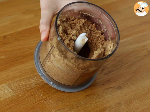 Cheesecake façon Snickers extra gourmand - Préparation etape 1