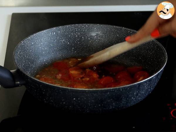 Pâtes spaghetti aux tomates et crevettes : la recette ultra facile qui plaira à tous - Préparation etape 2