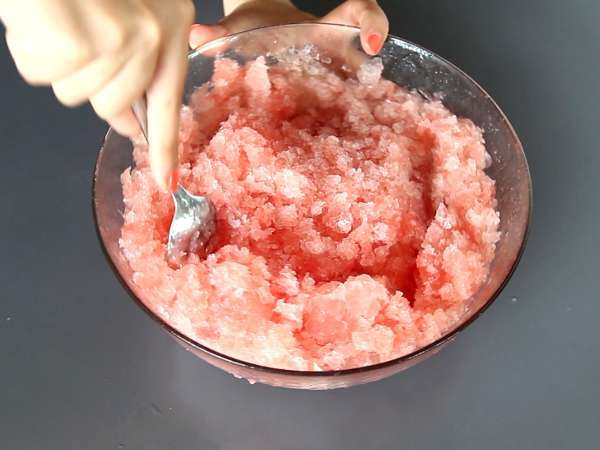 Frosé à la pastèque : le cocktail granité super rafraichissant avec du rosé ! - Préparation etape 4