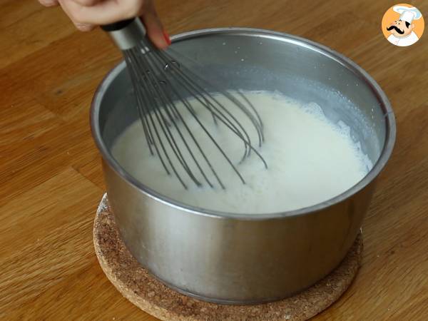 Panna cotta à la vanille, la recette basique pour préparer ce dessert à la maison - Préparation etape 3