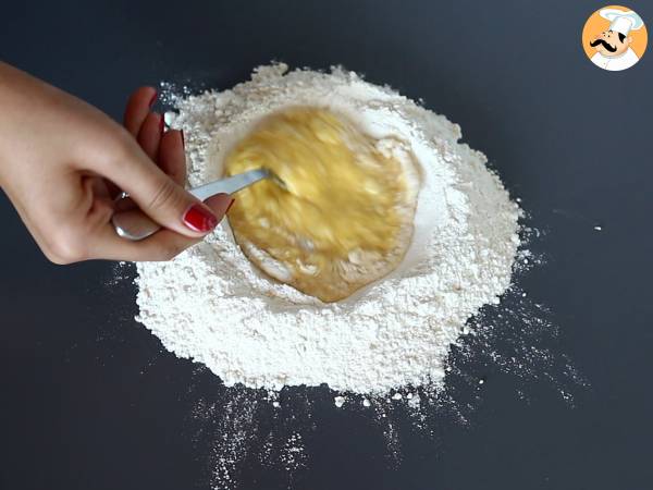 Caramelle, les ravioli en forme de bonbons, farce au potiron et à la ricotta - Préparation etape 2