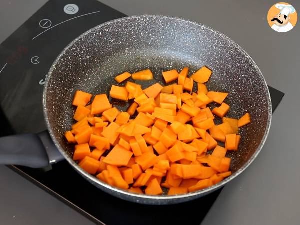 Caramelle, les ravioli en forme de bonbons, farce au potiron et à la ricotta - Préparation etape 4