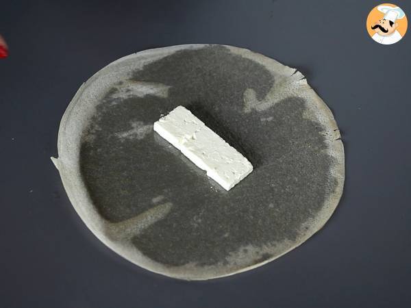 Feta Saganaki, la recette grecque des croustillants de feta et miel - Préparation etape 2