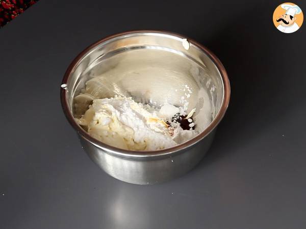 Brioche Pandoro farcie à la crème de Nutella et à la crème vanille en forme de sapin de Noël - Préparation etape 3