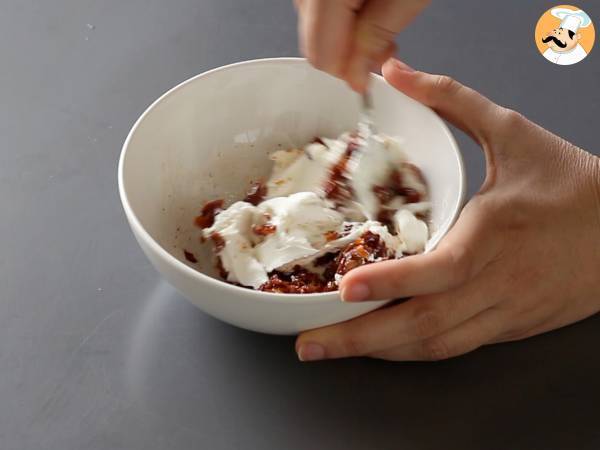 Carottes feuilletées trop mignonnes pour l'apéro de Pâques: fromage de chèvre et tomates séchées - Préparation etape 5