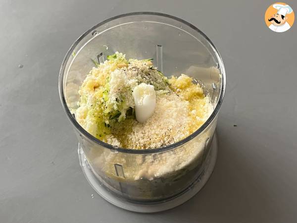 Pesto de courgettes, la sauce rapide et sans cuisson pour vos pâtes ! - Préparation etape 3