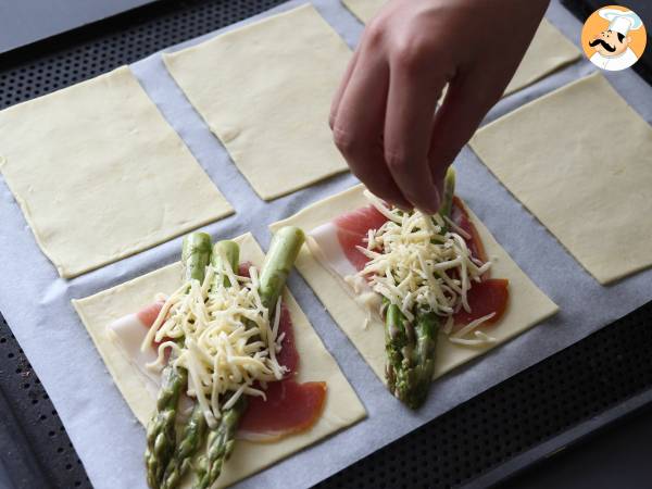 Feuilletés aux asperges, jambon et fromage fondant - Préparation etape 4