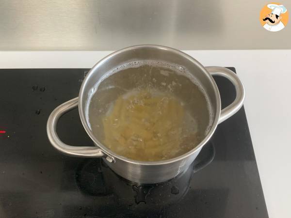 Pâtes aux poivrons et fromage frais, le meilleur plat de pâtes pour l'été - Préparation etape 3