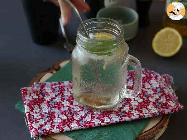 Spritz Hugo au sirop de fleur de sureau, un cocktail frais et doux - Préparation etape 5