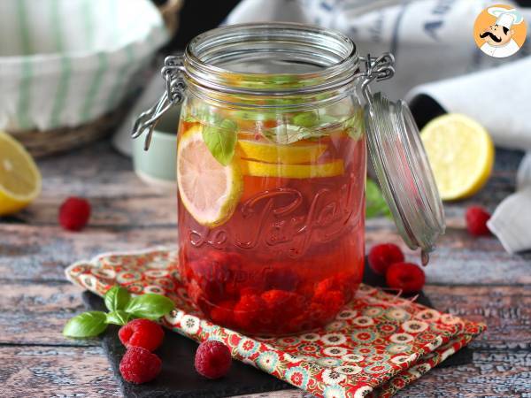 Eau aromatisée maison au citron, basilic et framboise - Préparation etape 5