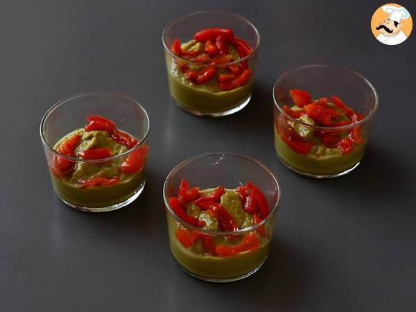 Verrines végétariennes: crème de petit pois, crumble de parmesan et crème au mascarpone - Préparation etape 8