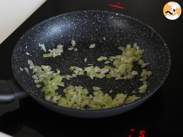 Patacones, les toasts de banane plantain colombiens accompagnés de guacamole et de tomates - Préparation etape 4