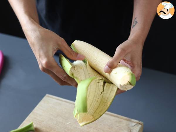 Patacones, les toasts de banane plantain colombiens accompagnés de guacamole et de tomates - Préparation etape 6