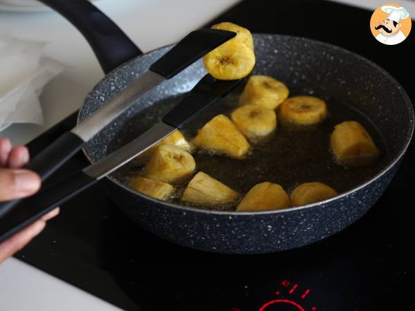 Patacones, les toasts de banane plantain colombiens accompagnés de guacamole et de tomates - Préparation etape 8
