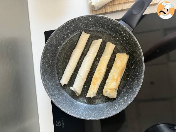 Börek, les bricks turques à la feta et au persil - Préparation etape 3