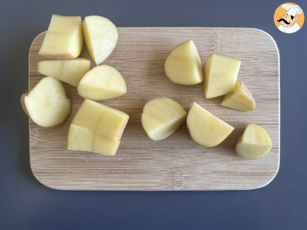 Pommes de terre rôties au four, la recette classique et inratable - Préparation etape 1