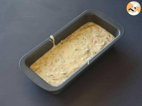 Cake au saumon fumé, citron et ciboulette - Préparation etape 5