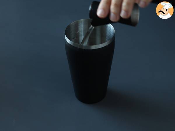 Espresso Martini, le cocktail parfait pour les amateurs de café - Préparation etape 2