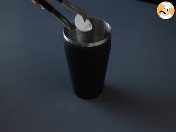Espresso Martini, le cocktail parfait pour les amateurs de café - Préparation etape 3
