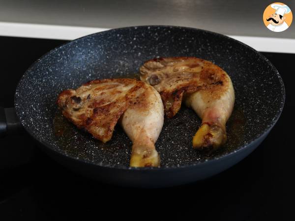Comment cuire des cuisses de poulet à la poêle? - Préparation etape 4