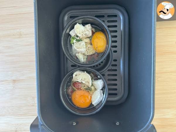 Oeufs cocotte chèvre et tomates séchées au Air Fryer! - Préparation etape 4