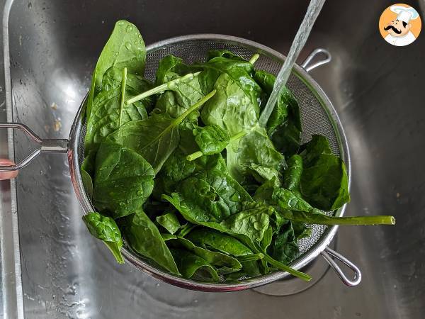 Omelette aux épinards façon frittata, un plat végétarien facile et délicieux - Préparation etape 1