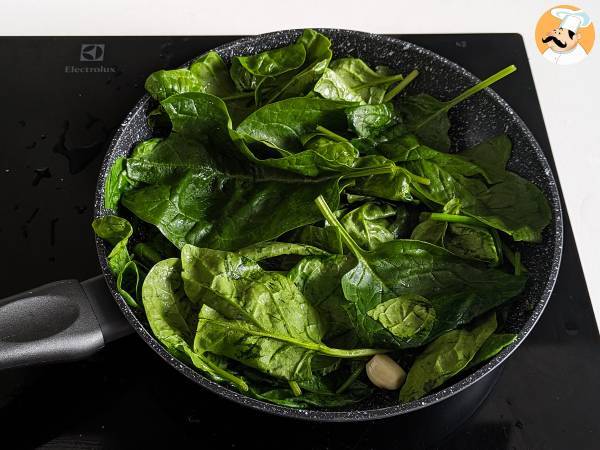 Omelette aux épinards façon frittata, un plat végétarien facile et délicieux - Préparation etape 2