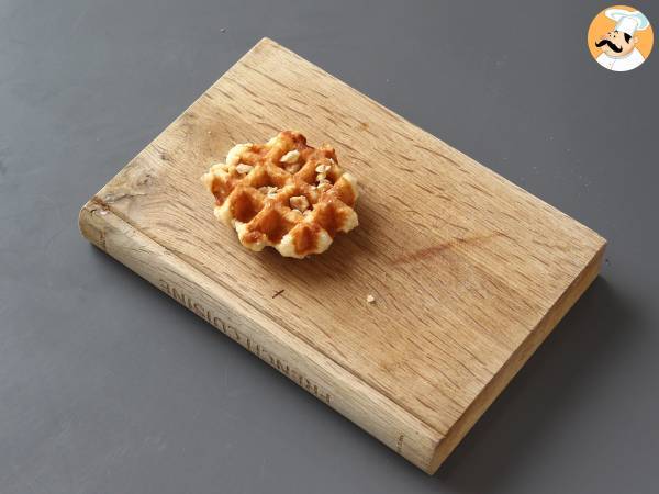 Gaufres garnies aux fruits, chocolat et chantilly - Préparation etape 2