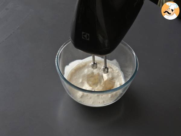 Gaufres garnies aux fruits, chocolat et chantilly - Préparation etape 6