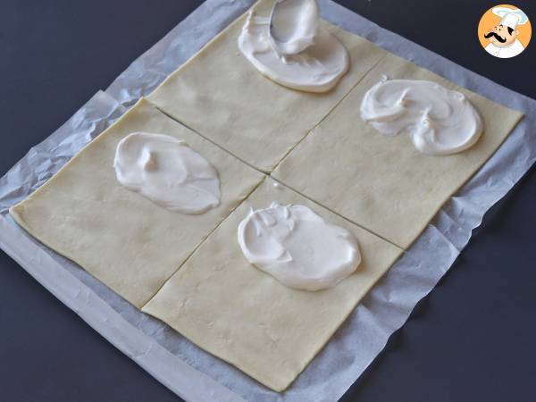 Friands feuilletés au fromage: recette super facile et régressive - Préparation etape 2