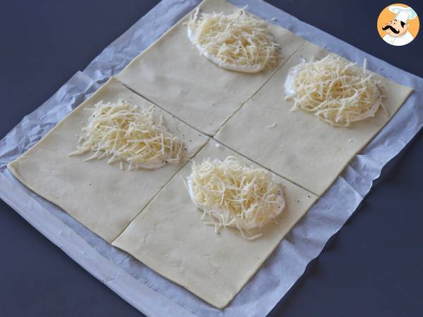 Friands feuilletés au fromage: recette super facile et régressive - Préparation etape 4