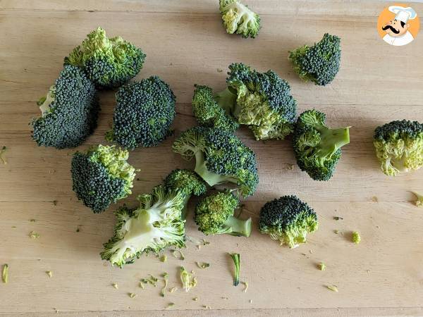 Pâtes crémeuses au brocoli et aux amandes - Préparation etape 1