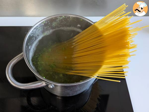 Pâtes crémeuses au brocoli et aux amandes - Préparation etape 6