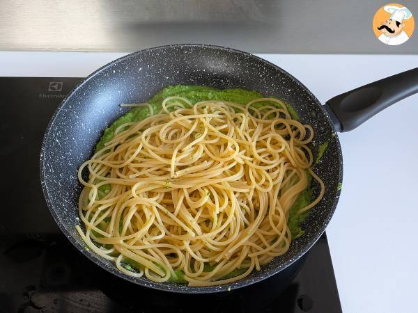 Pâtes crémeuses au brocoli et aux amandes - Préparation etape 8