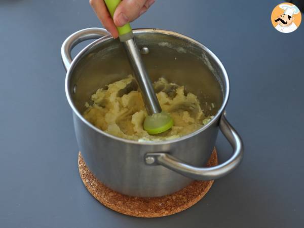 Tarte au saumon fumé avec une base de pommes de terre - Préparation etape 2