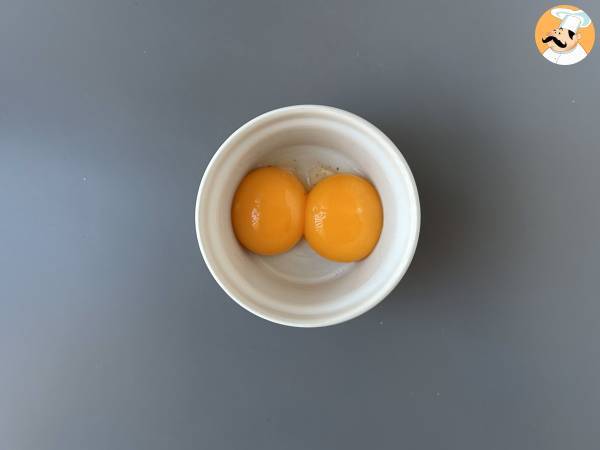 Jaunes d'œufs confits au Air Fryer à tartiner - Préparation etape 1