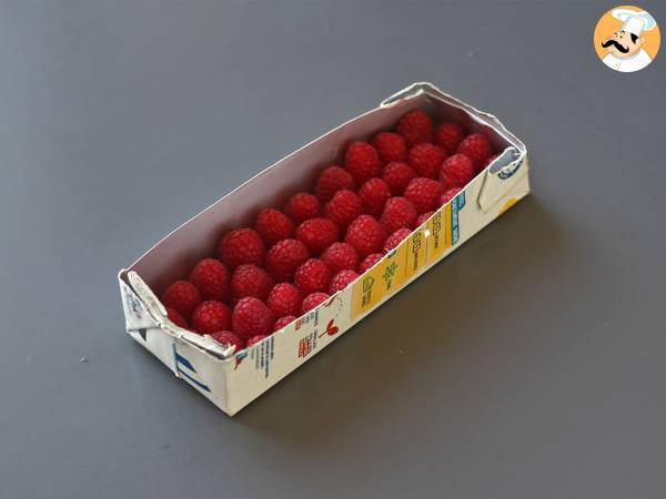 Tablette de chocolat façon Franui, aux framboises, chocolat blanc et chocolat noir! - Préparation etape 1