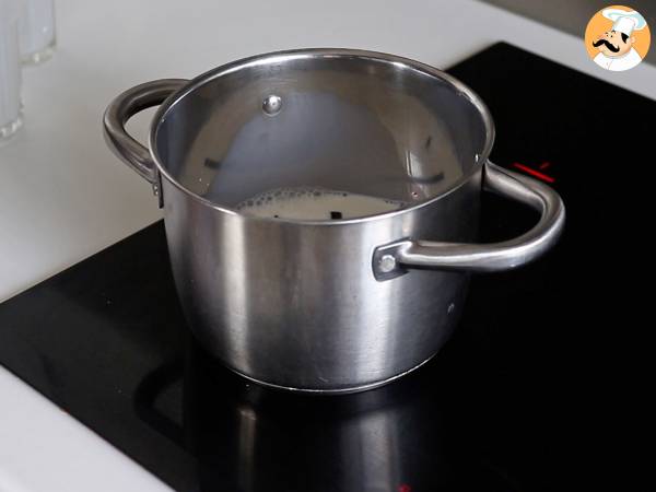 Flan pâtissier ultra crémeux : la recette facile et inratable - Préparation etape 4