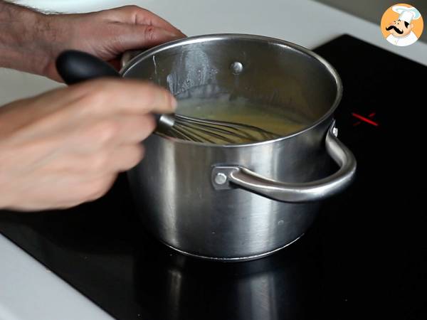 Flan pâtissier ultra crémeux : la recette facile et inratable - Préparation etape 6