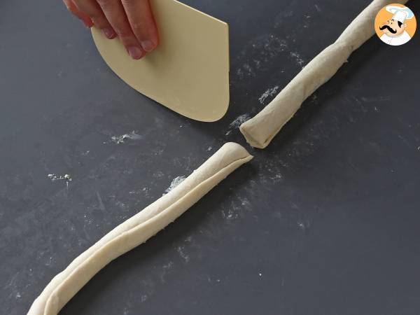 Cruffins, la combinaison d'un croissant et d'un muffin, ici salés au parmesan et mozzarella - Préparation etape 3