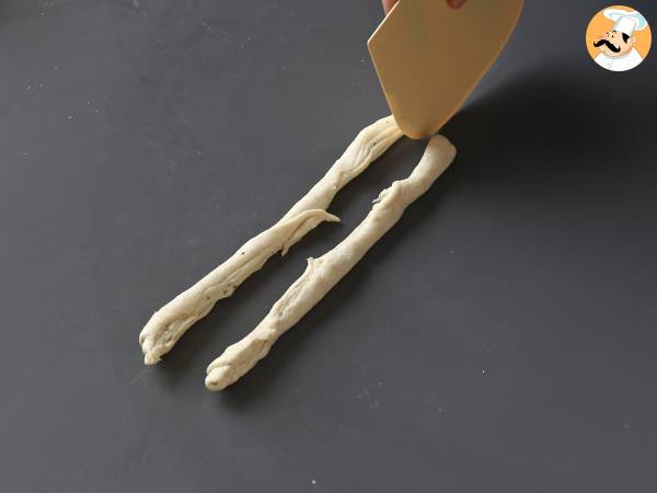 Cruffins, la combinaison d'un croissant et d'un muffin, ici salés au parmesan et mozzarella - Préparation etape 4