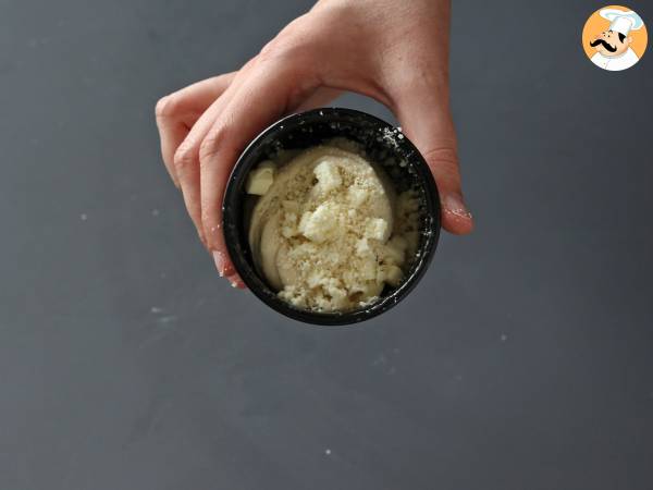 Cruffins, la combinaison d'un croissant et d'un muffin, ici salés au parmesan et mozzarella - Préparation etape 5