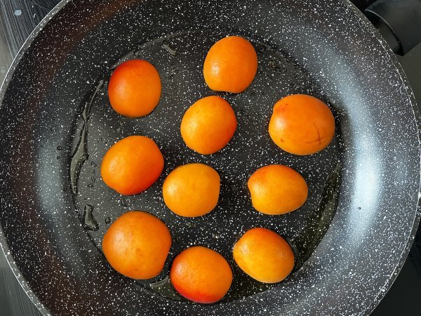 Tartine abricots rôtis, roquette et burrata - Préparation etape 2