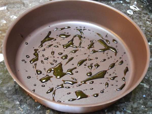 Gâteau renversé tomates et thon sur crème balsamique (IG bas) - Préparation etape 1