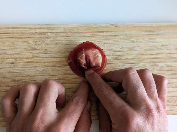 Tortelloni de bresaola farcis à la roquette et à la ricotta : savoureux et prêts en 10 minutes ! - Préparation etape 6