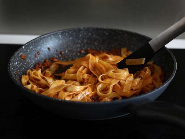 Pâtes à la sauce bolognaise - tagliatelle al ragù alla bolognese - Préparation etape 8