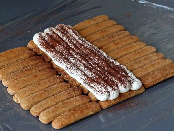 Bûche sans moule en forme de chalet façon tiramisu pour les amoureux de café - Préparation etape 5