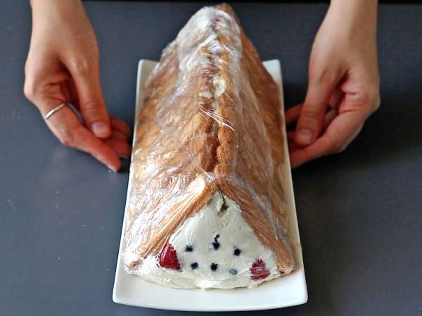 Pas besoin de moule pour réaliser cette bûche aux fruits rouges! - Préparation etape 7