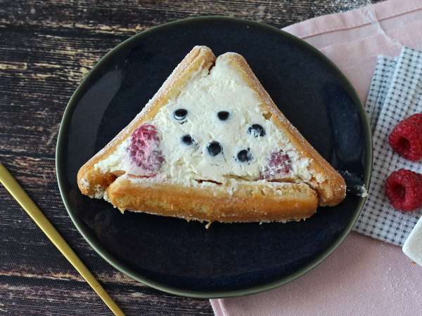 Pas besoin de moule pour réaliser cette bûche aux fruits rouges! - Préparation etape 9