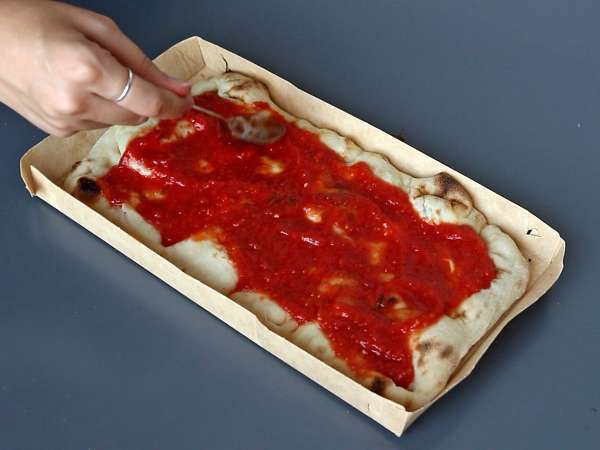 Sauce tomate crue pleine de saveurs, idéale pour garnir une pizza ou une pinsa - Préparation etape 6